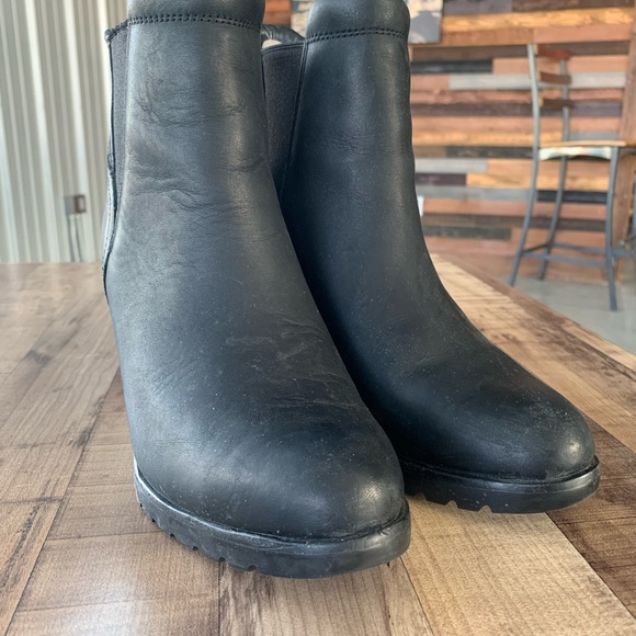 Sorel Black Ankle Booties with Chunky Heel - Picture 3 of 6